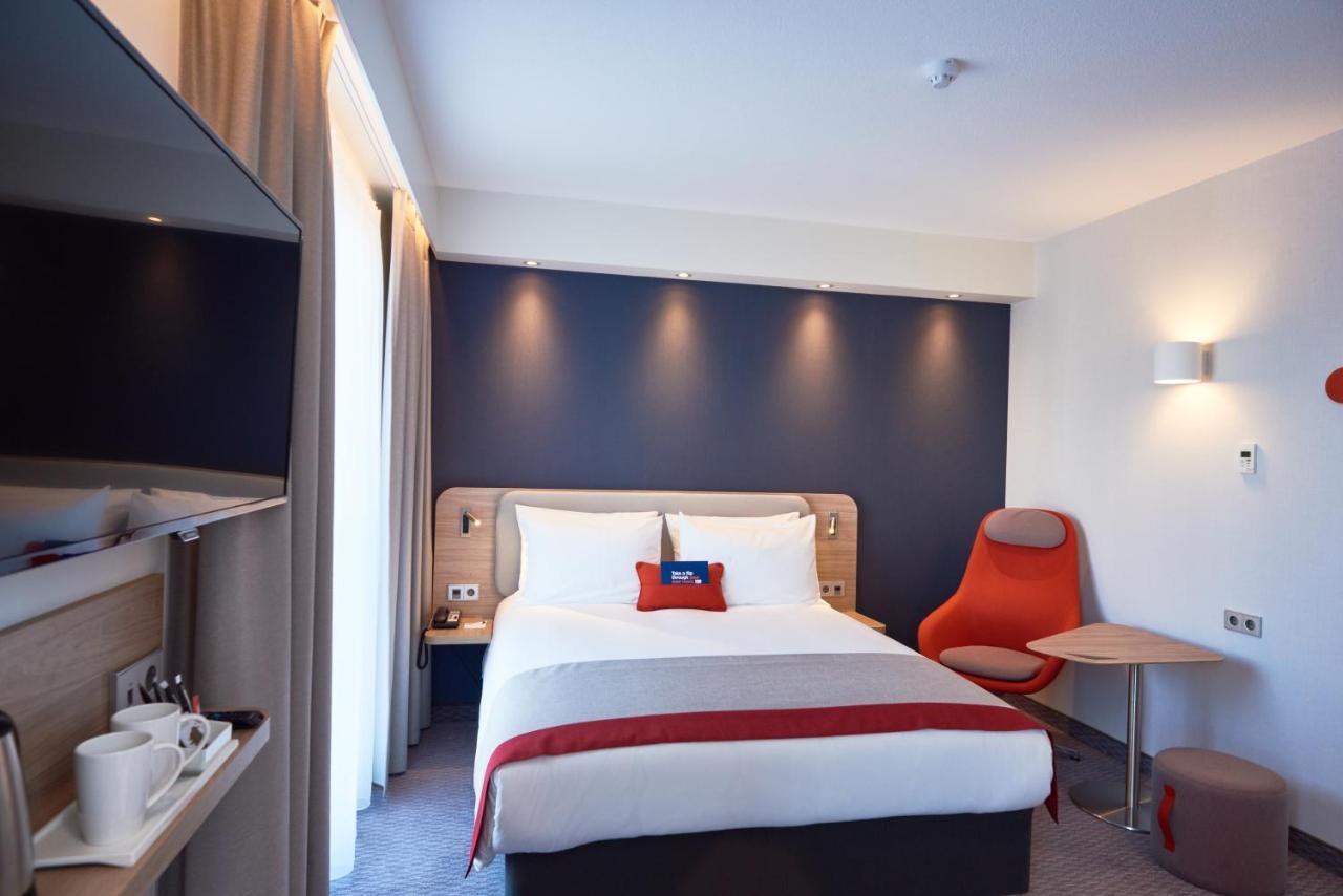 Express - Hall By Ihg
