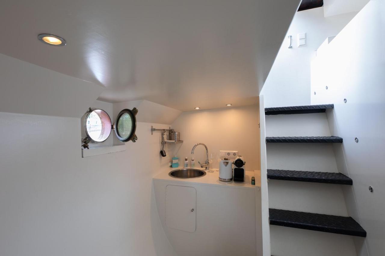 Houseboat Volle Maan Bed & Breakfast
