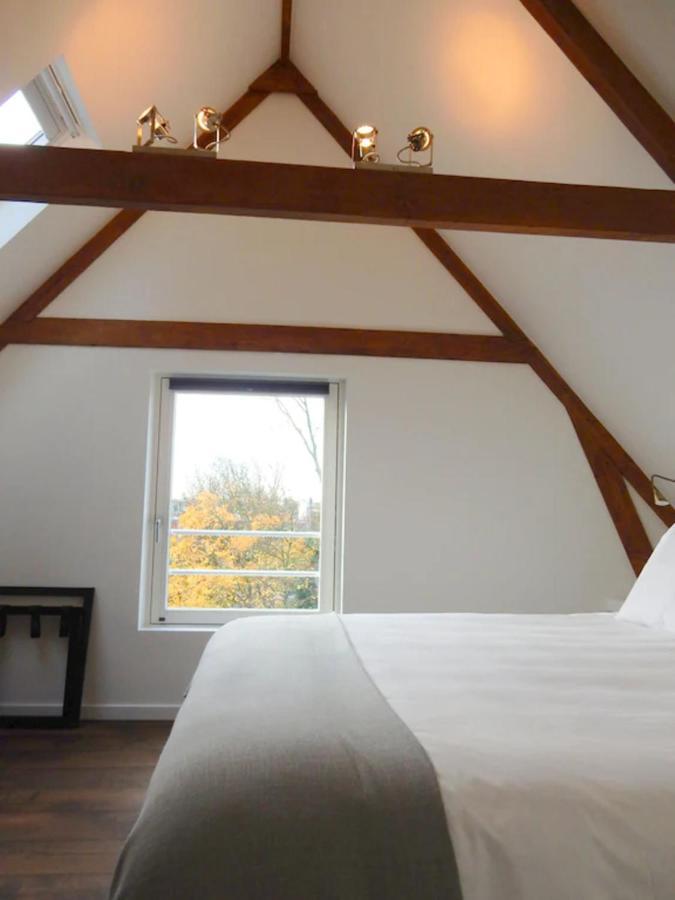 Bed & Breakfast Bnb Funny Granny *