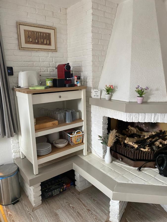 Bed & Breakfast Houseboat By The Mill With Jacuzzi And Sauna *