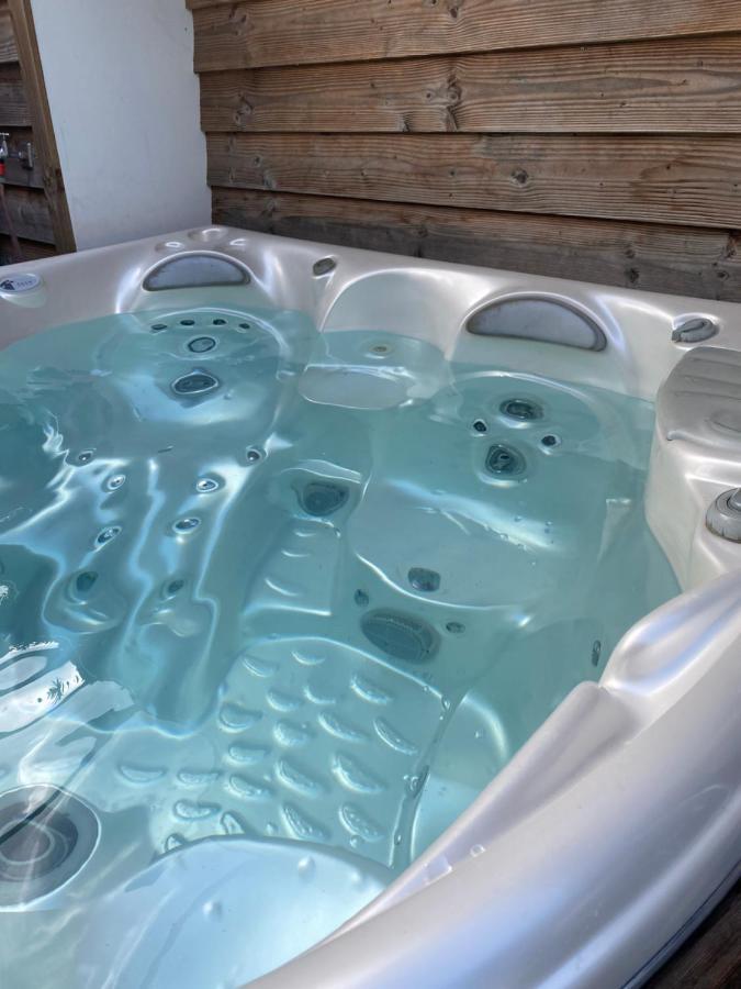 Bed & Breakfast Houseboat By The Mill With Jacuzzi And Sauna *