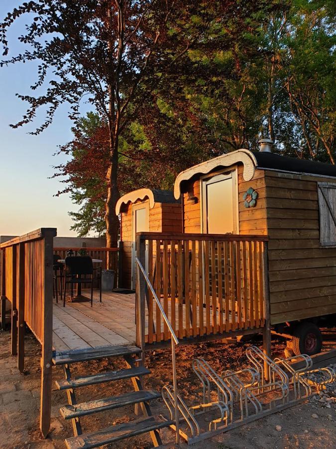 Your Double Birdsnest On Wheels Bed & Breakfast