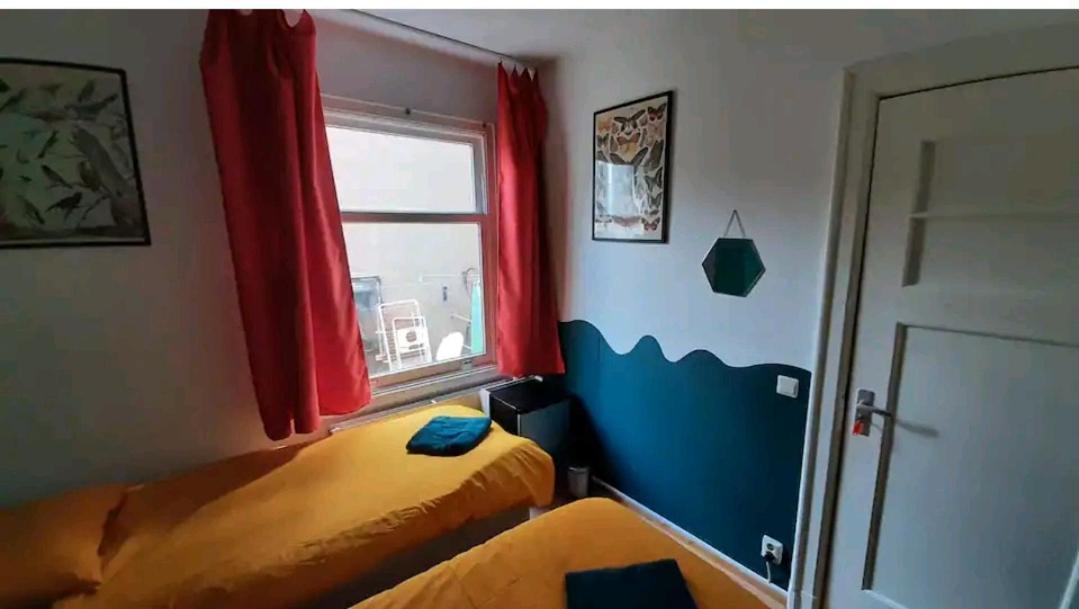 Homestay Nicole, Not For Parties, Not A Hotel, With Shared Bathroom, No Kitchen