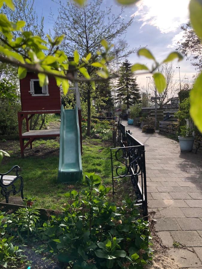 Houseboat With Water Terrace, Free Parking, Free Bikes & Fast Wifi Bed & Breakfast
