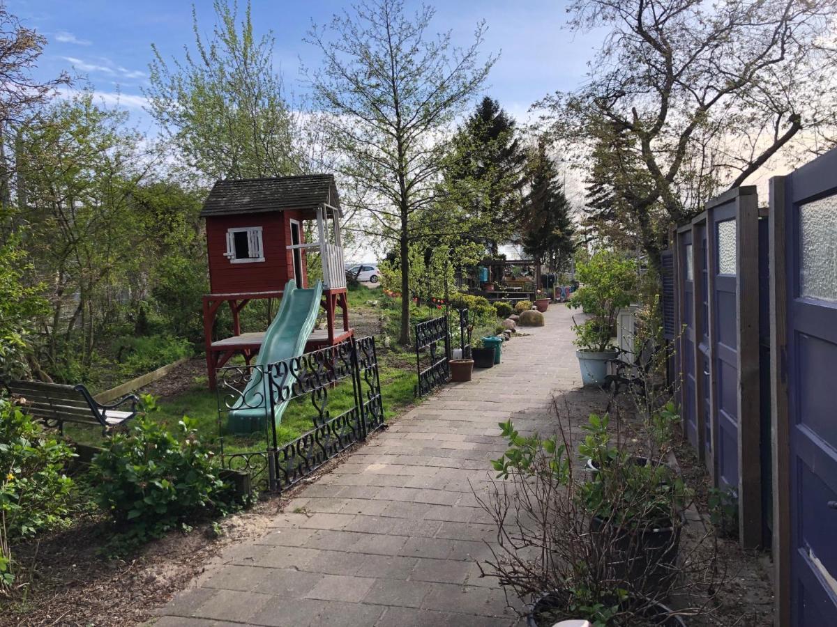 Houseboat With Water Terrace, Free Parking, Free Bikes & Fast Wifi Bed & Breakfast *