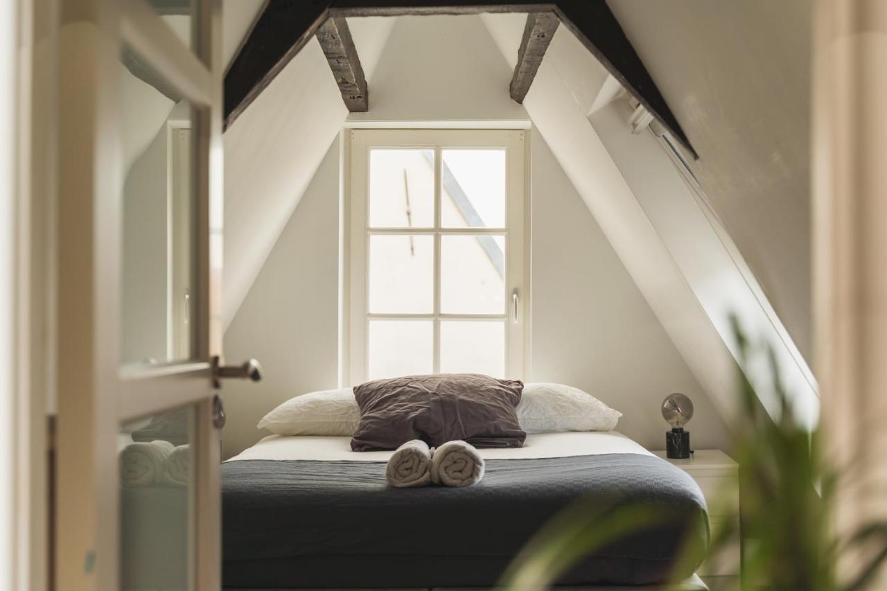 Tiny Attic On The Herengracht, Private Amsterdam