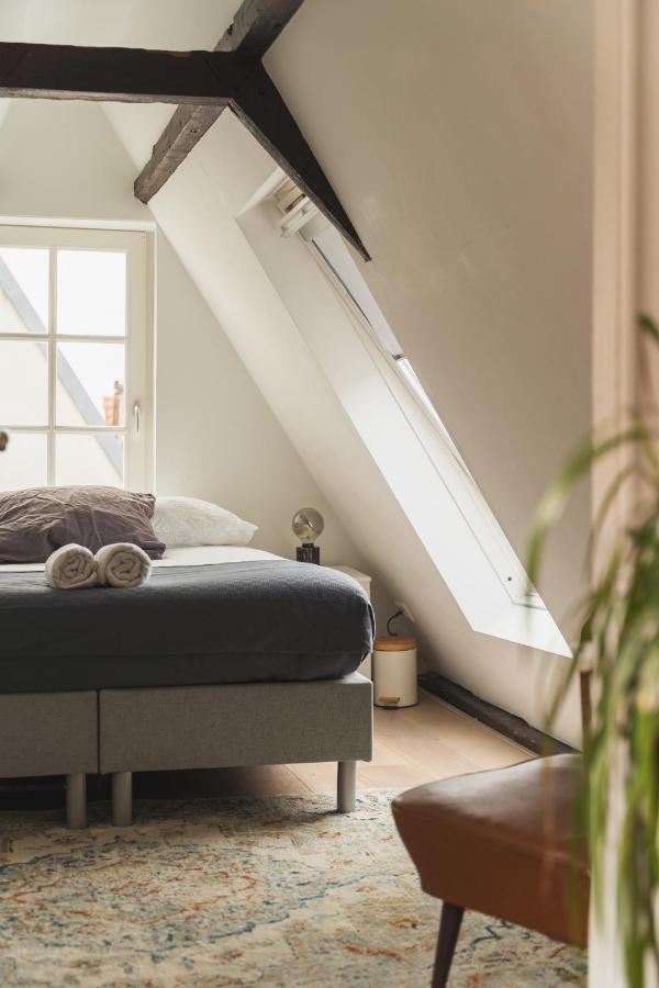 Tiny Attic On The Herengracht, Private