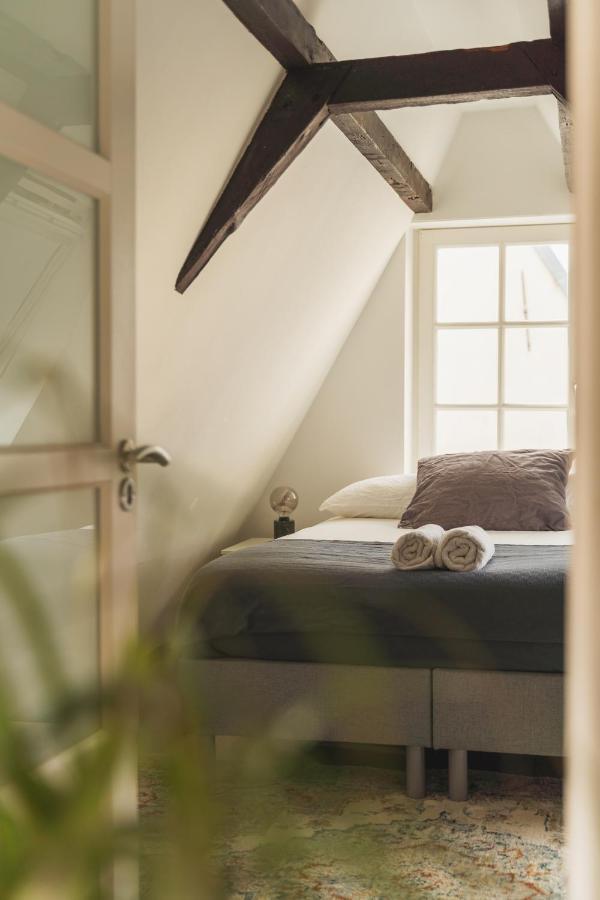 Tiny Attic On The Herengracht, Private