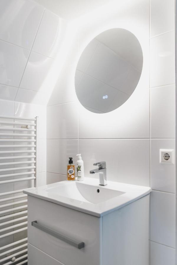 Tiny Attic On The Herengracht, Private * Amsterdam