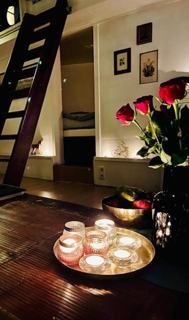 Romantic Houseboat Frühstückspension