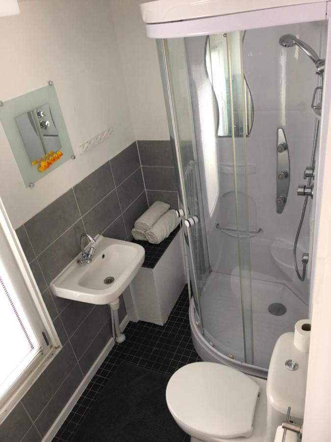 Luxury On Robs Houseboat Special For Couples *