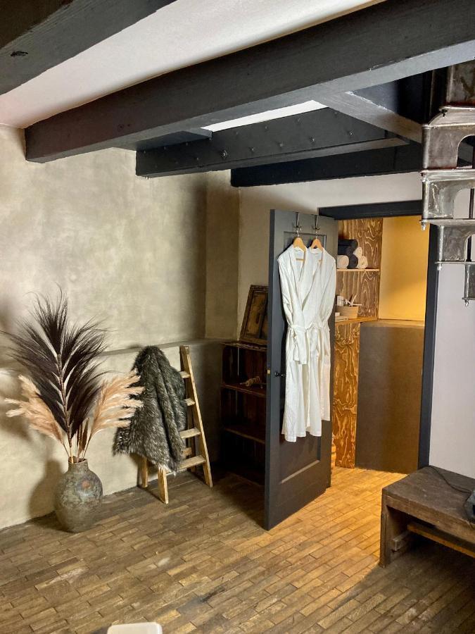Apartment St Antonis Amsterdam