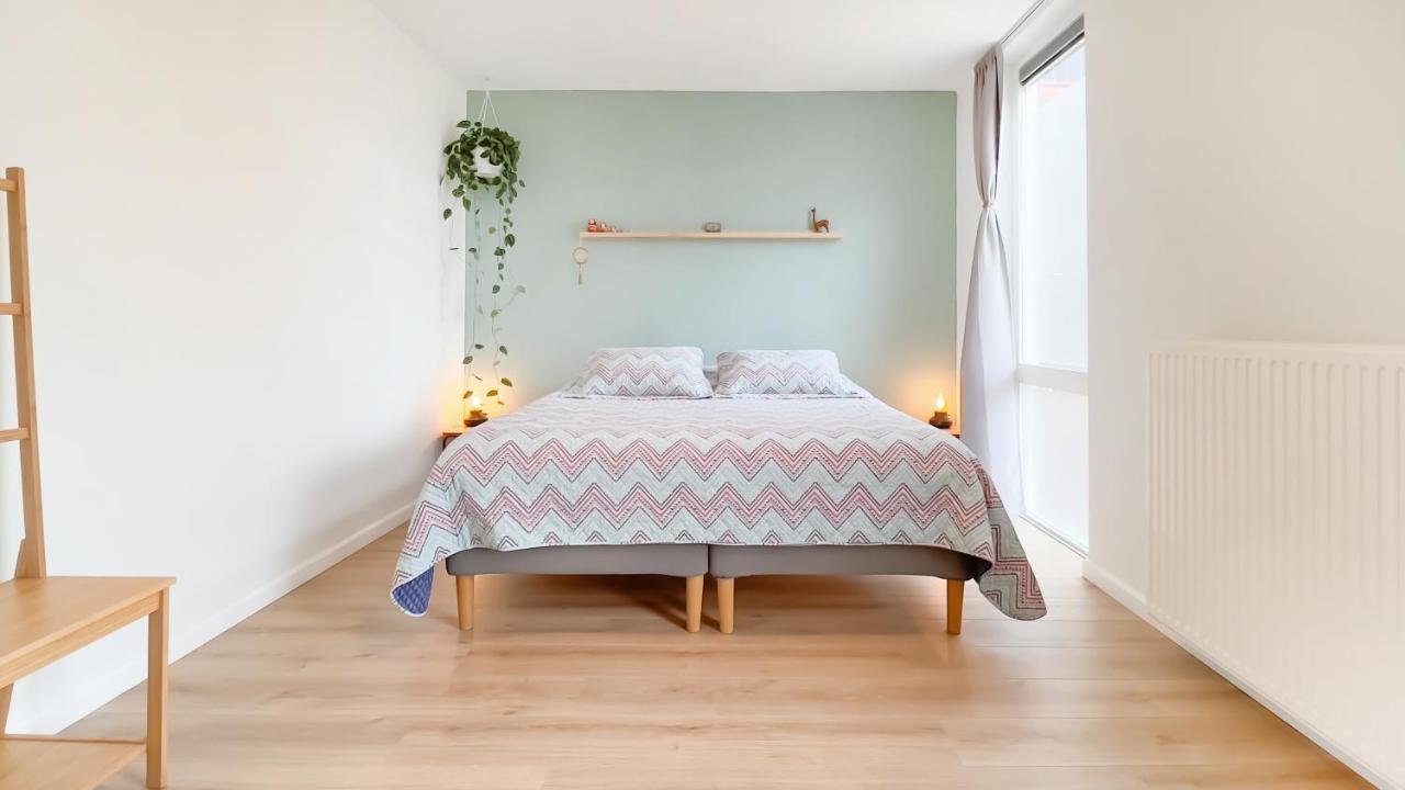 Beautiful & Bright In Apartment *