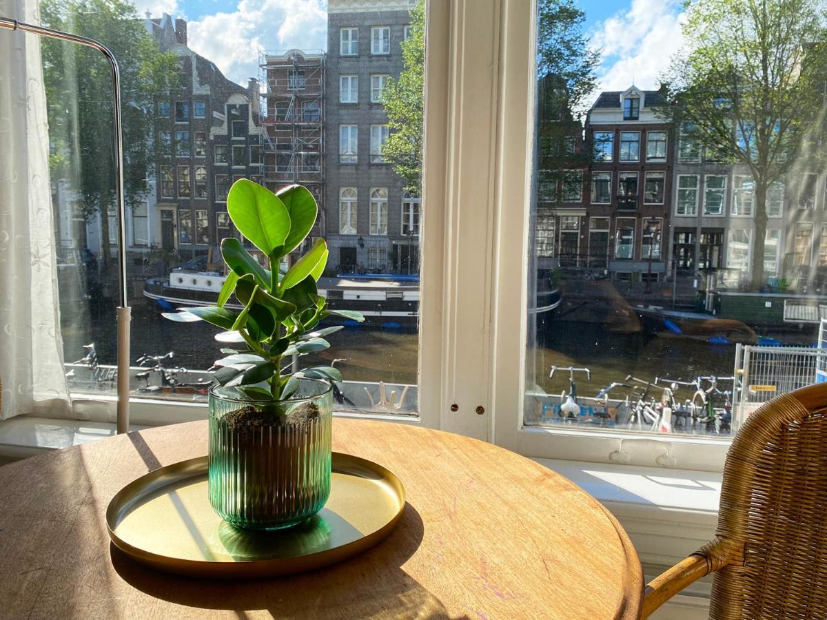 Canal Hideaway Guest house *