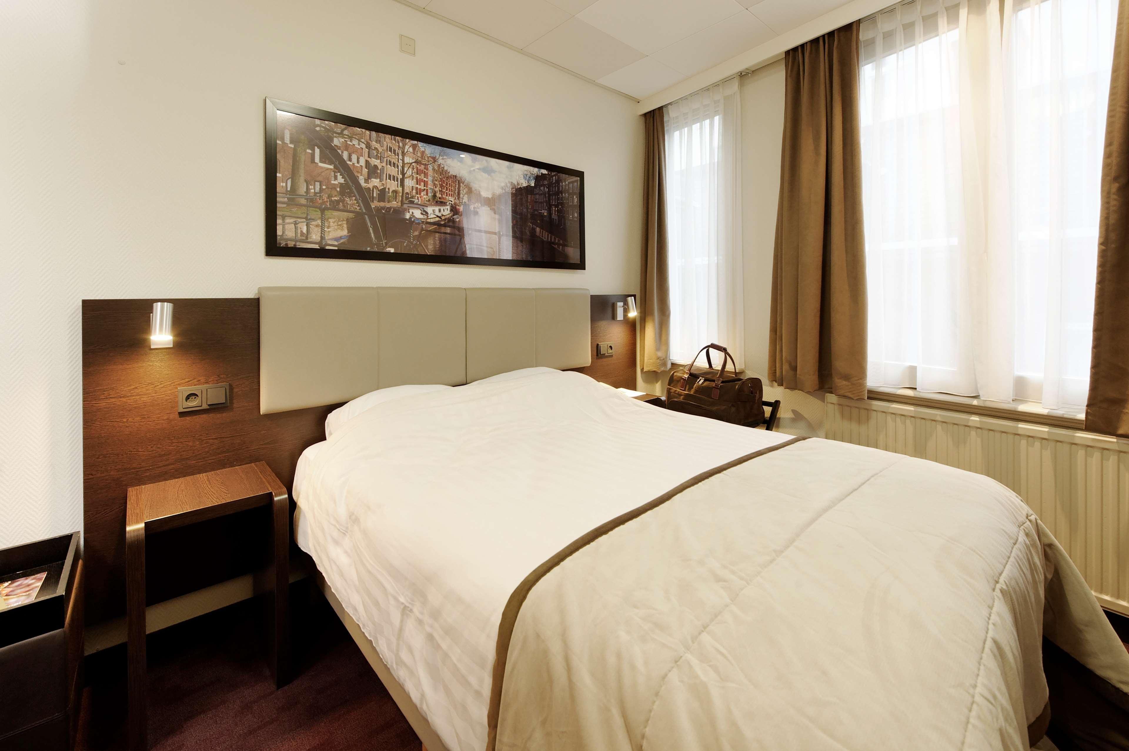 Western Dam Square 3*