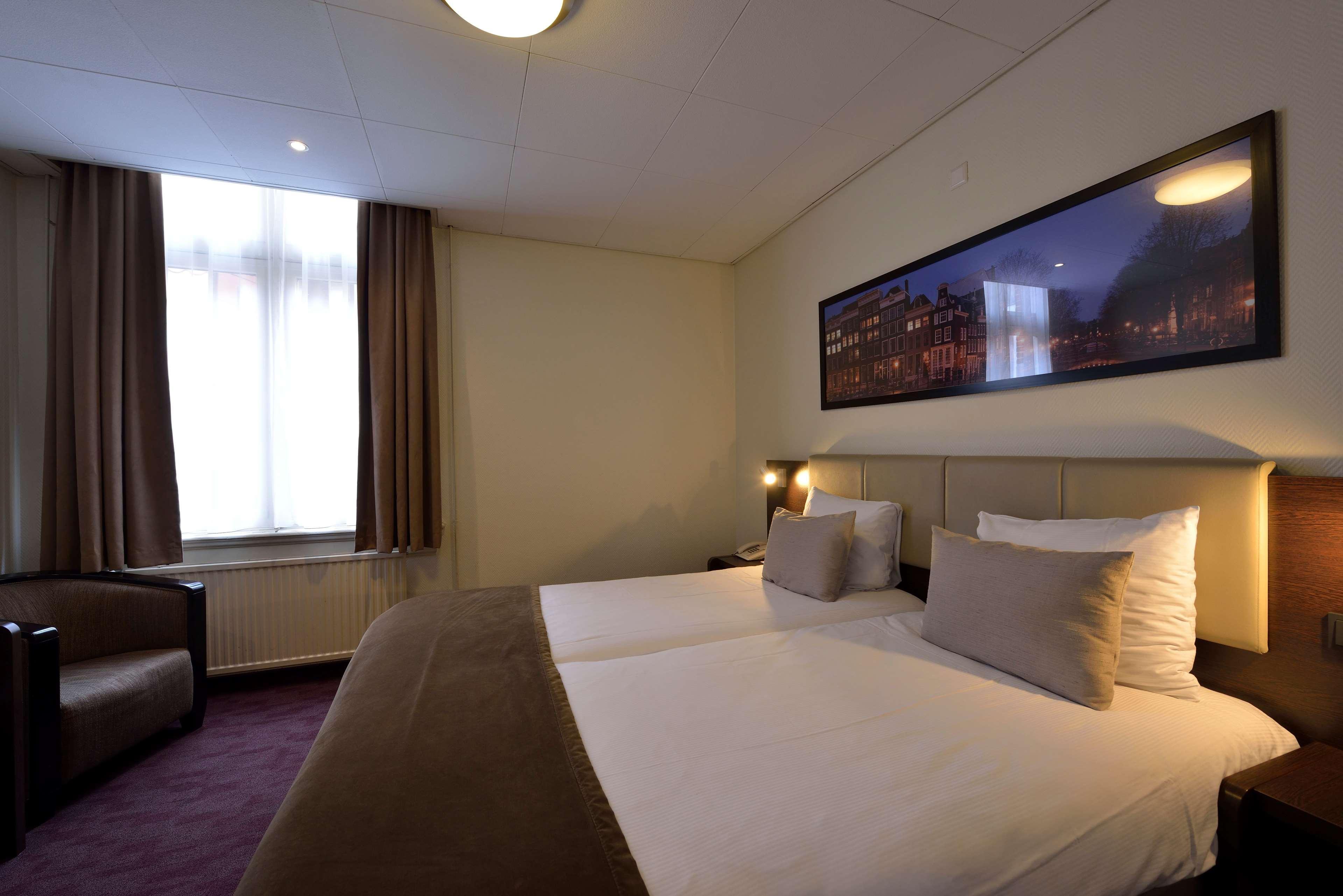 Western Dam Square Hotel 3*