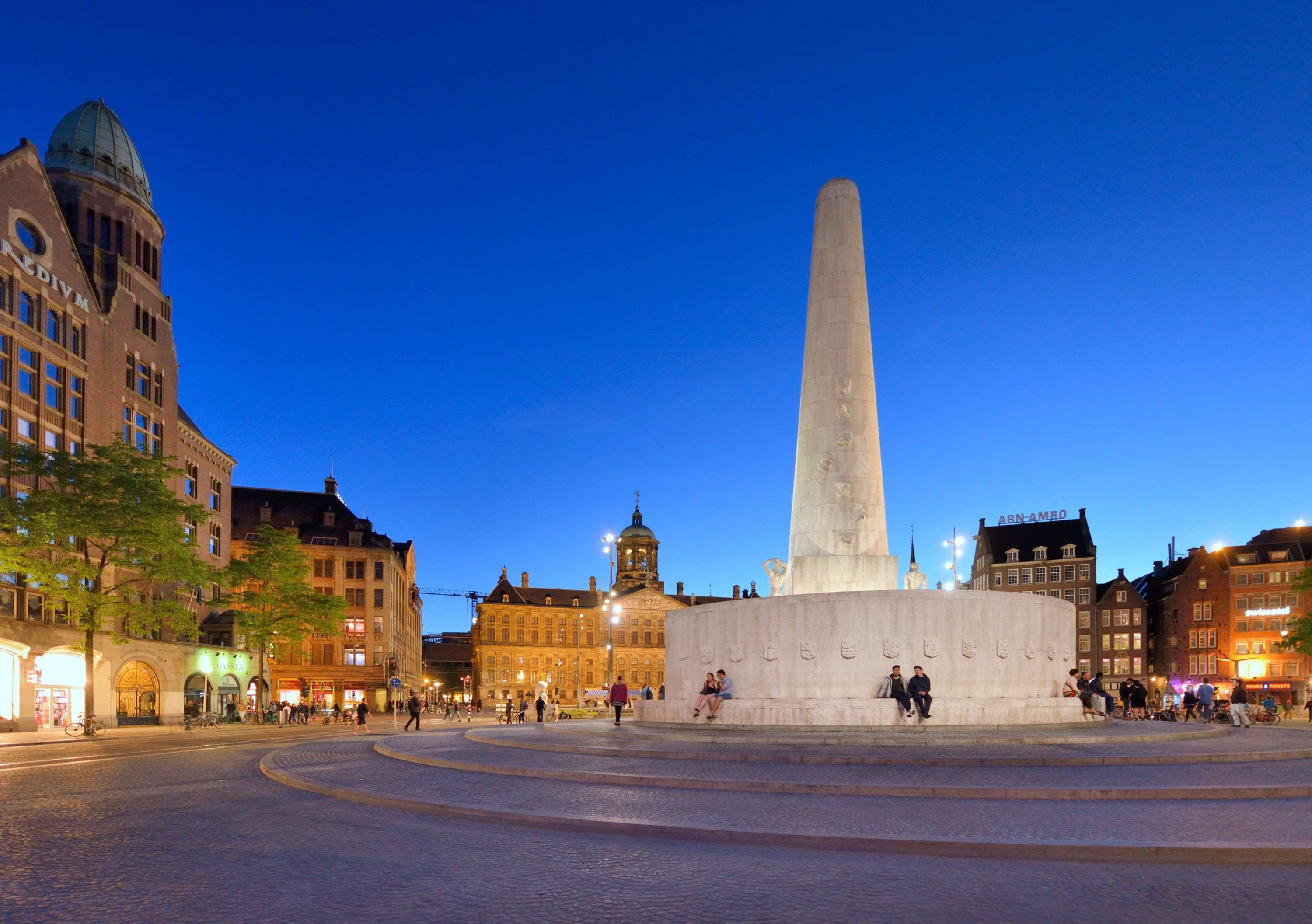 Western Dam Square 3*