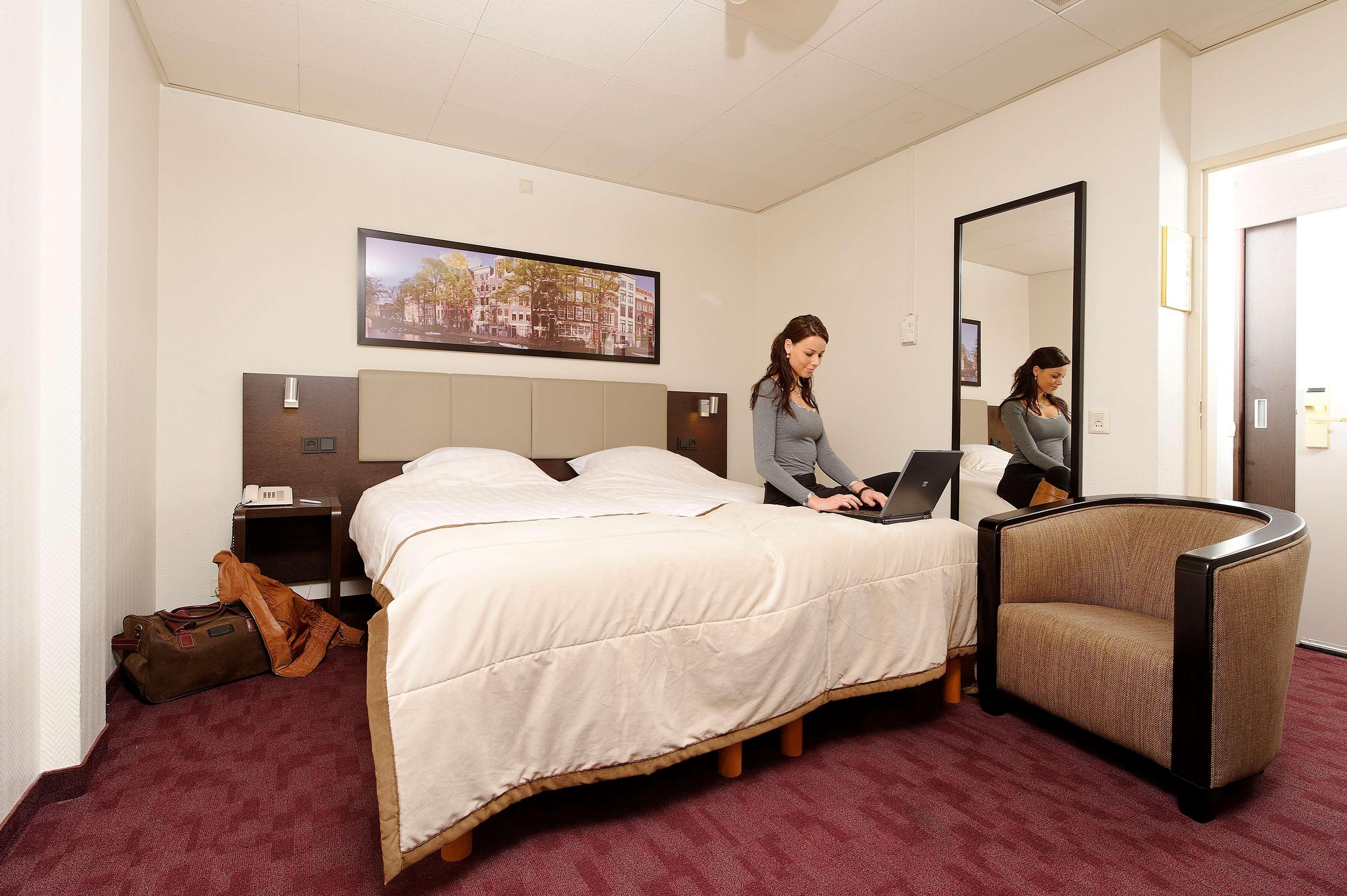 Western Dam Square 3*