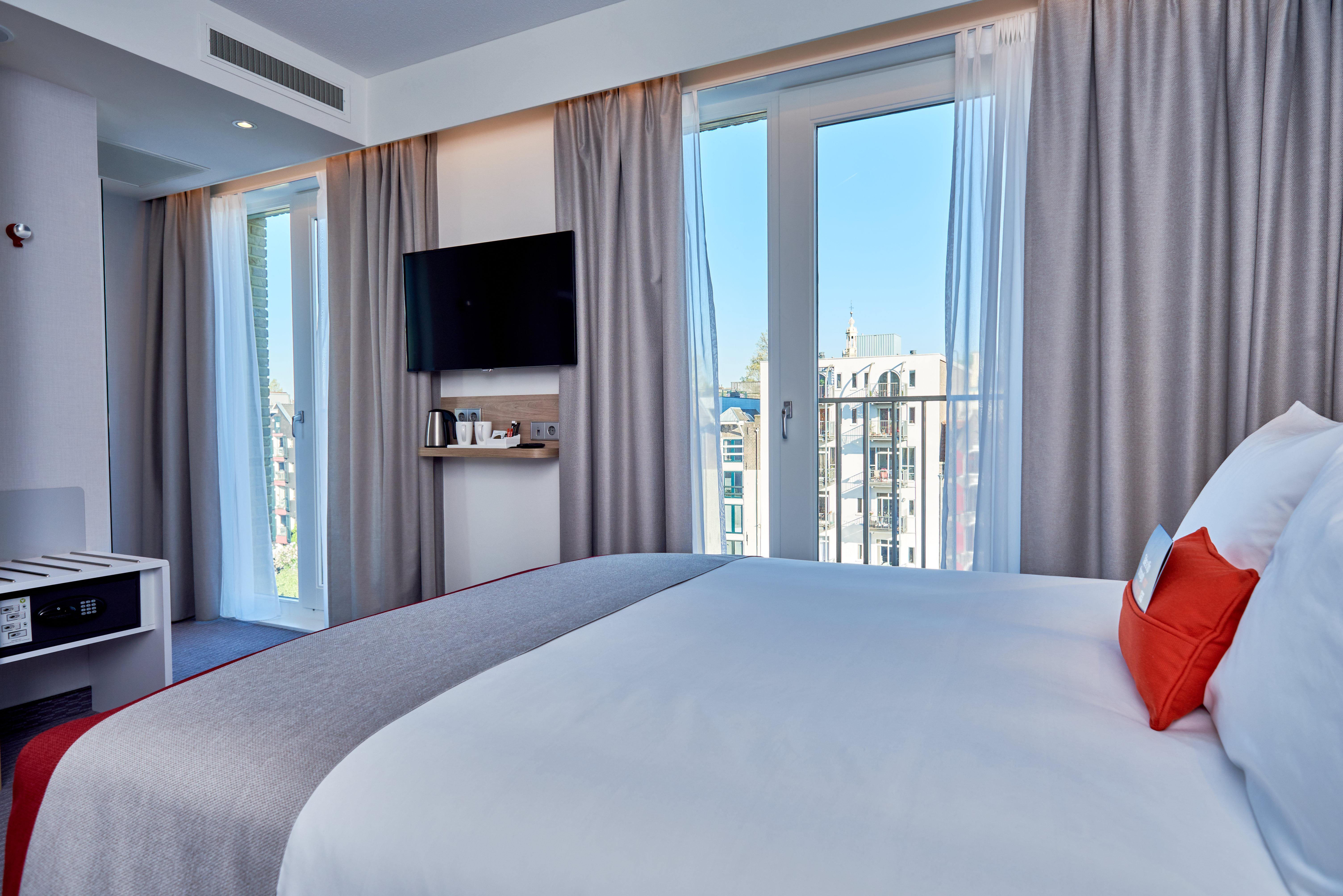 Hotel Express - Hall By Ihg 3*