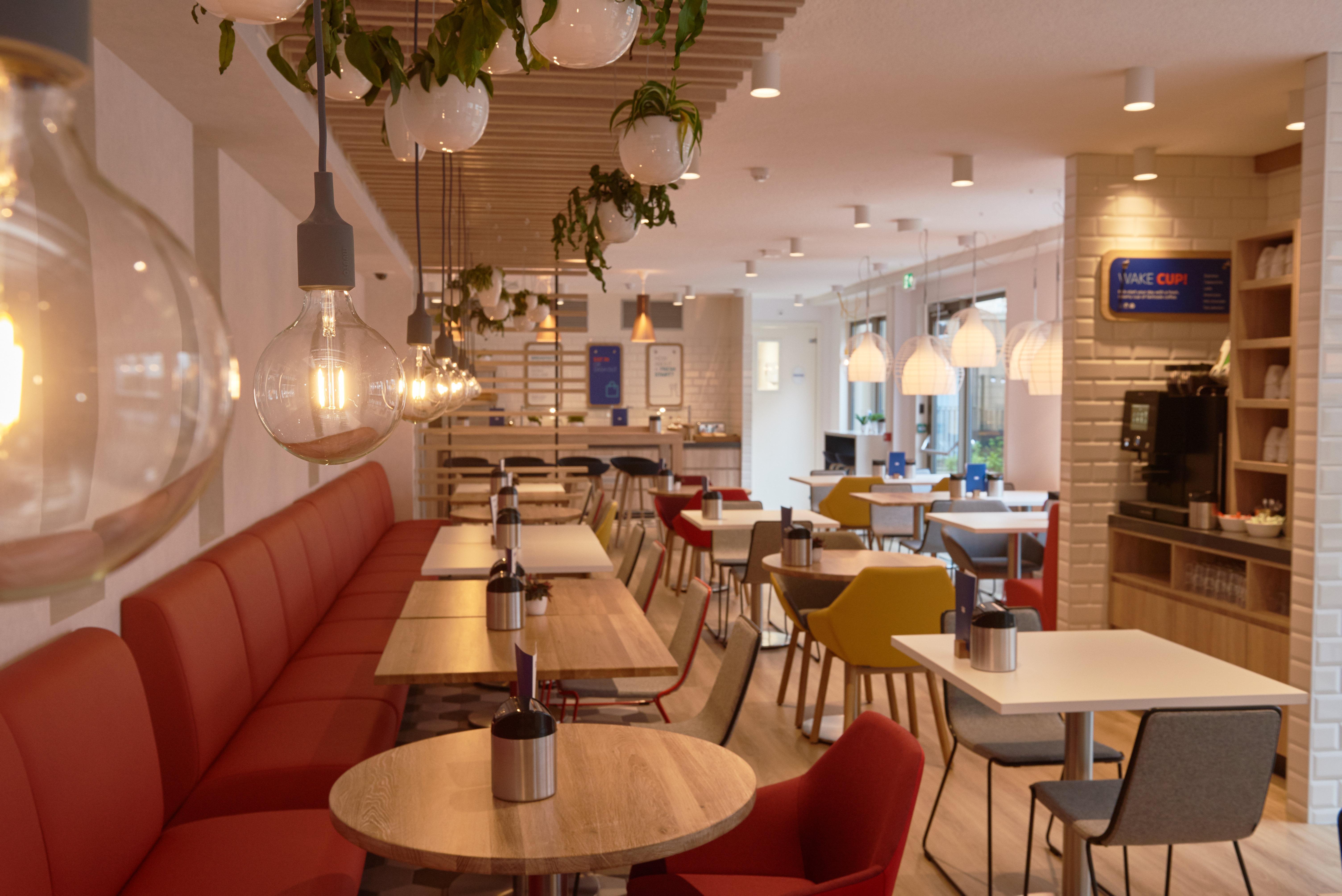 Express - Hall By Ihg