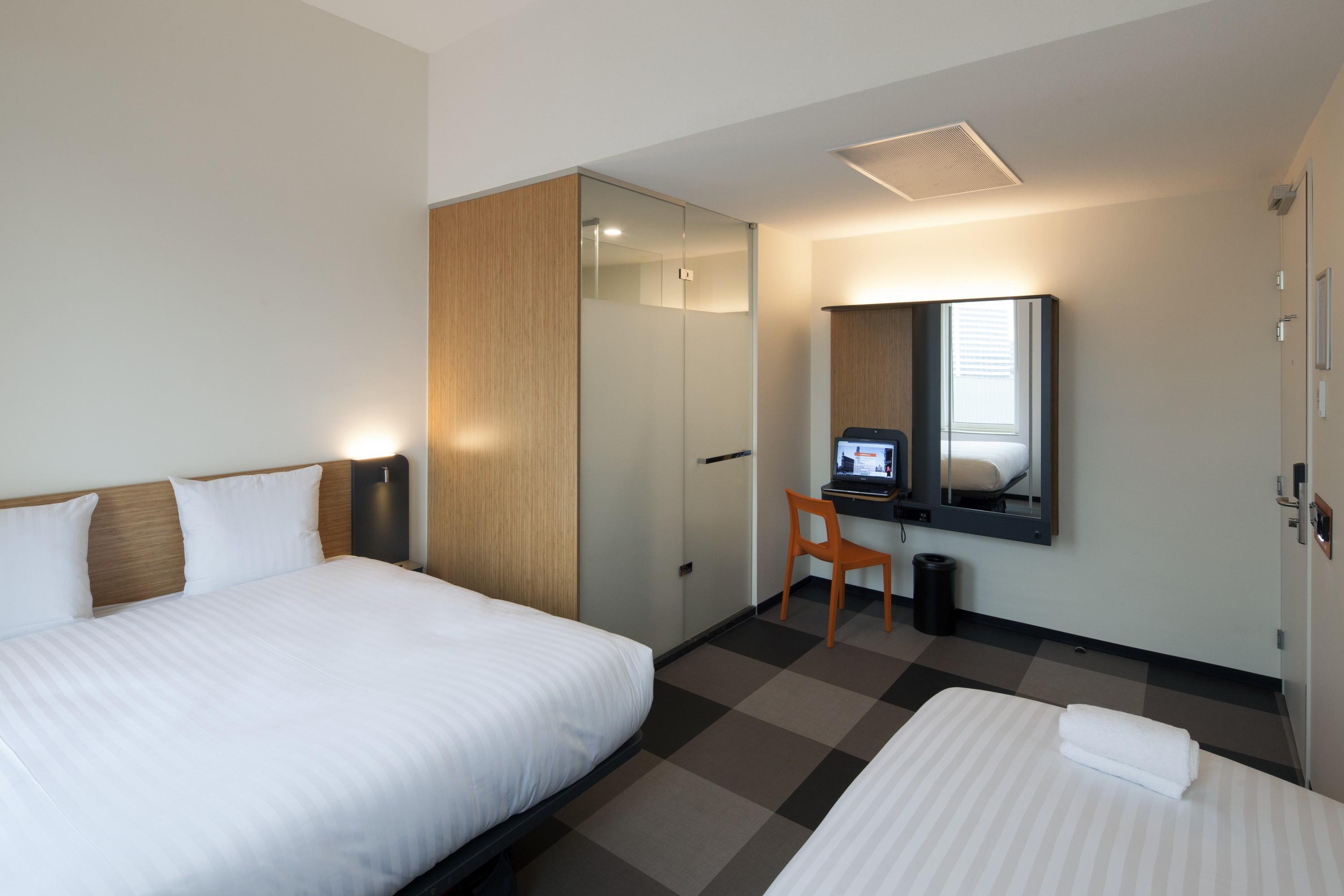 Easyhotel Arena Boulevard 2*