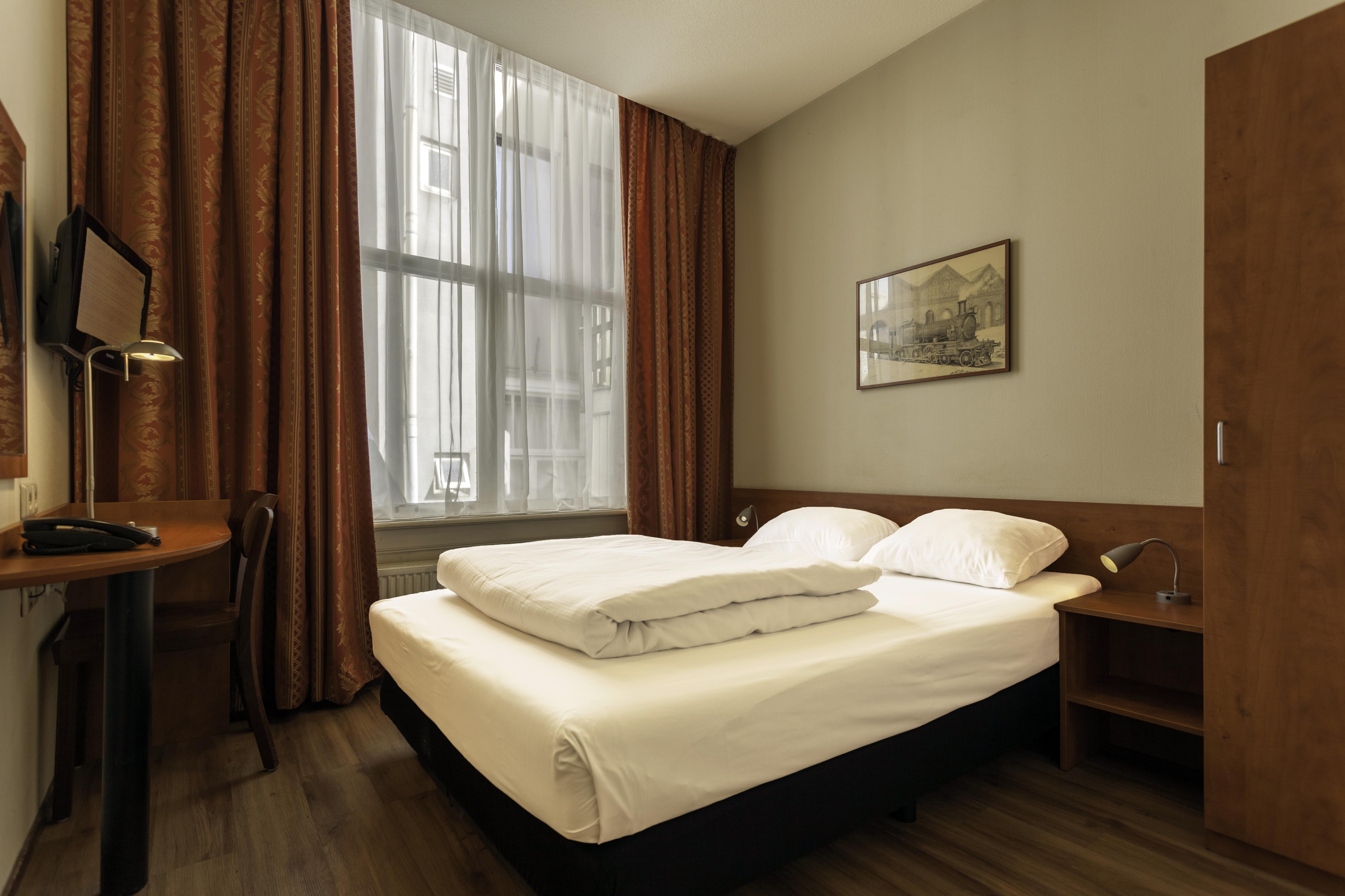 A-train Hotel