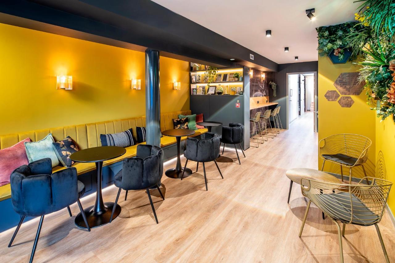 Hostel The Bee