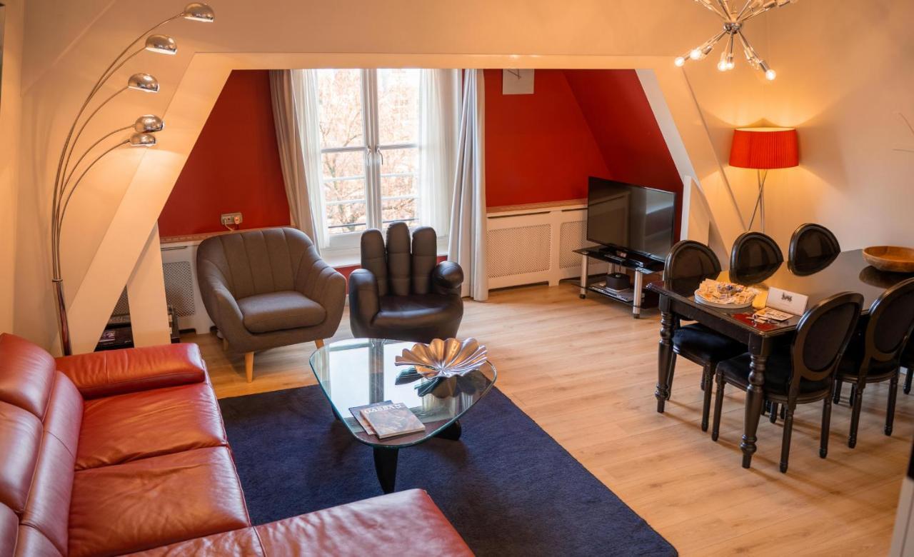 Dutch Masters Short Apartment *