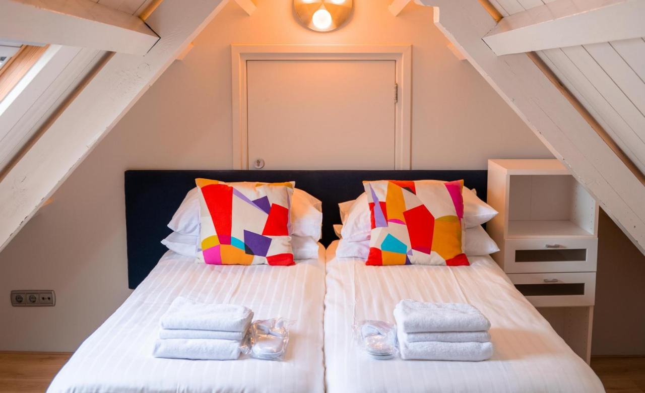 Dutch Masters Short Apartment *