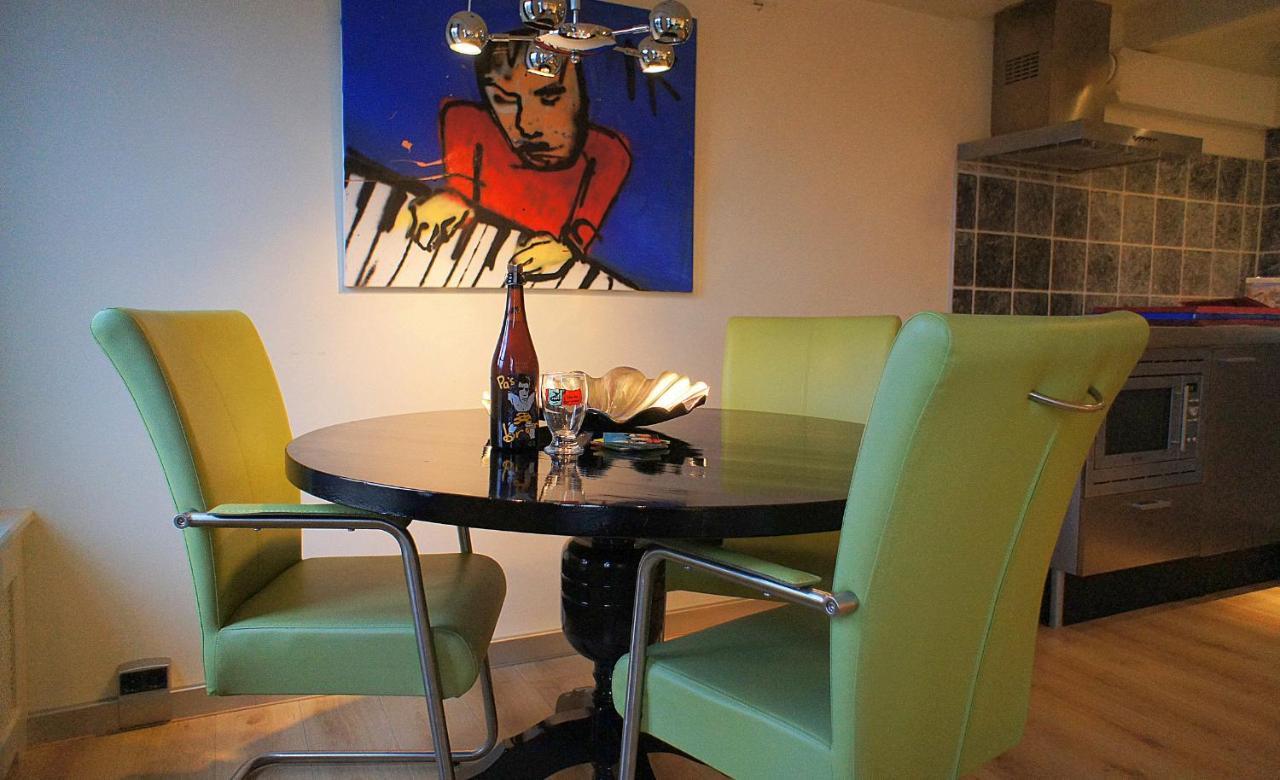 Dutch Masters Short Apartment