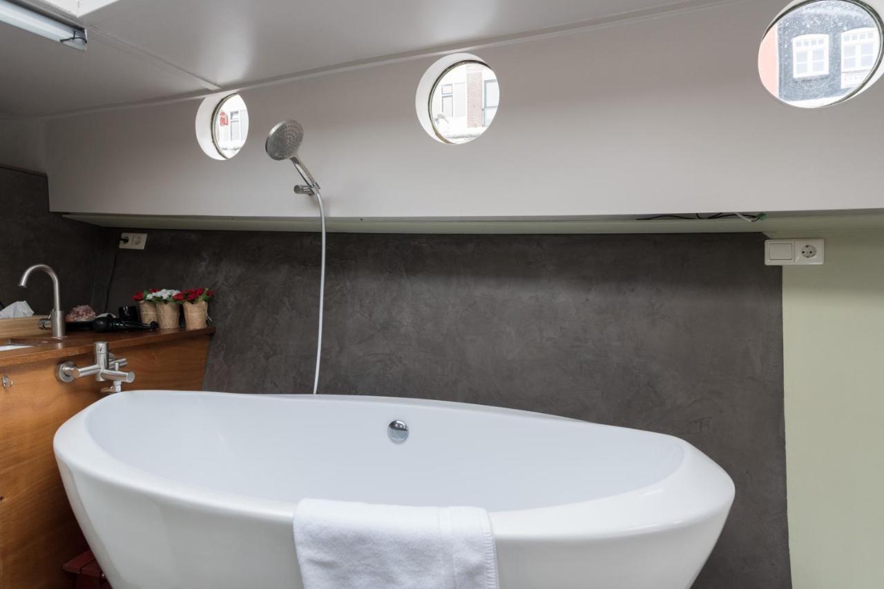 Luxury Historic Boat Botel Amsterdam