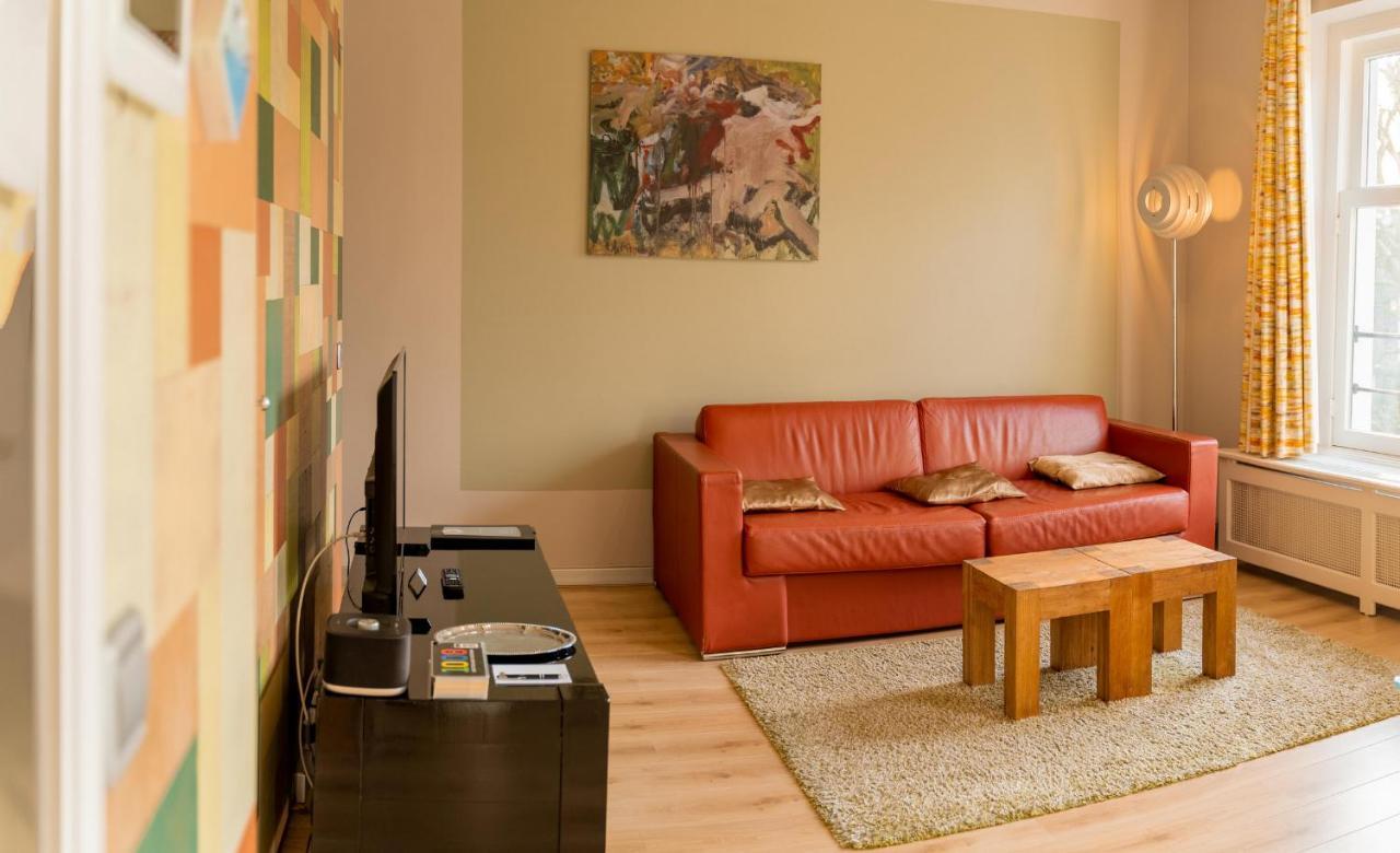 Dutch Masters Short Apartment *