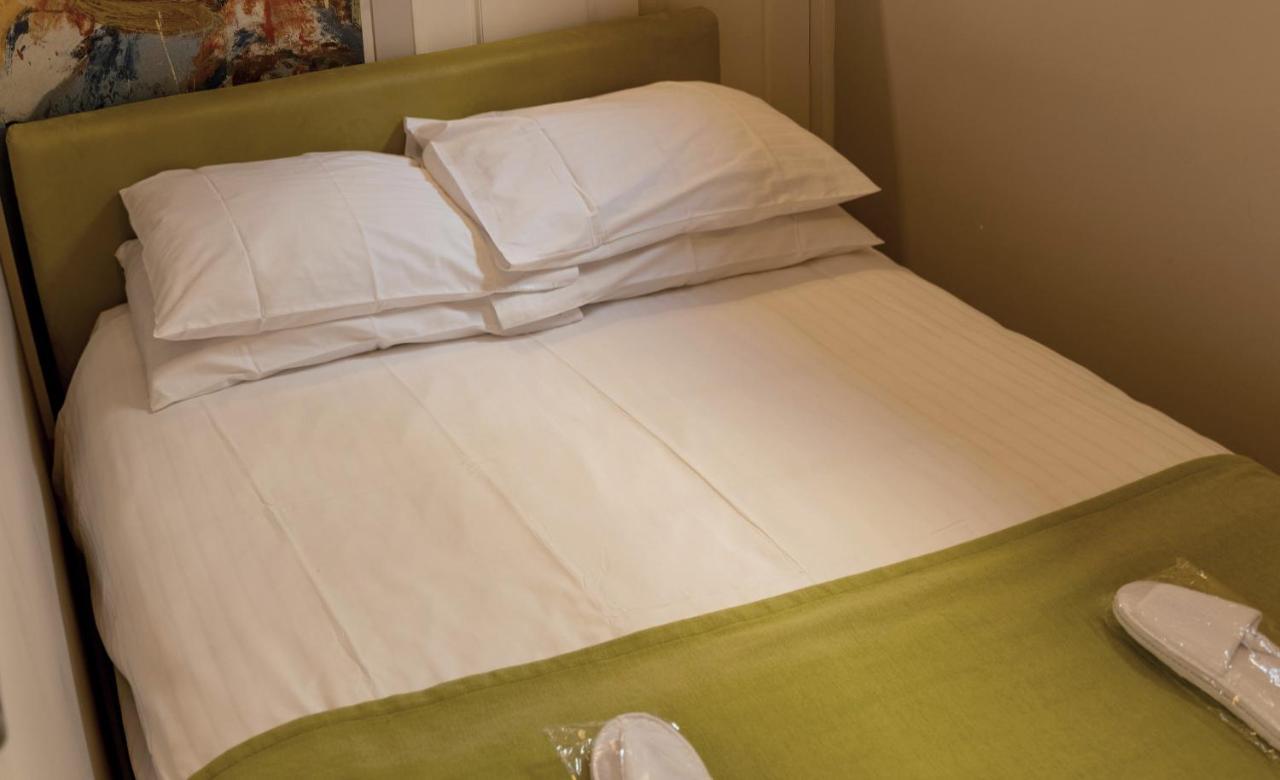Dutch Masters Short Apartment Amsterdam
