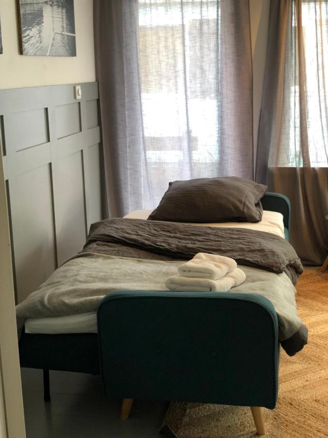 Houseboat With Water Terrace, Free Parking, Free Bikes & Fast Wifi