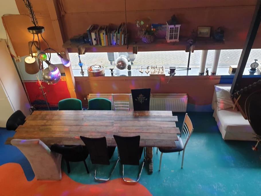 Warehouse In Spacious Industrial Workshop Apartment
