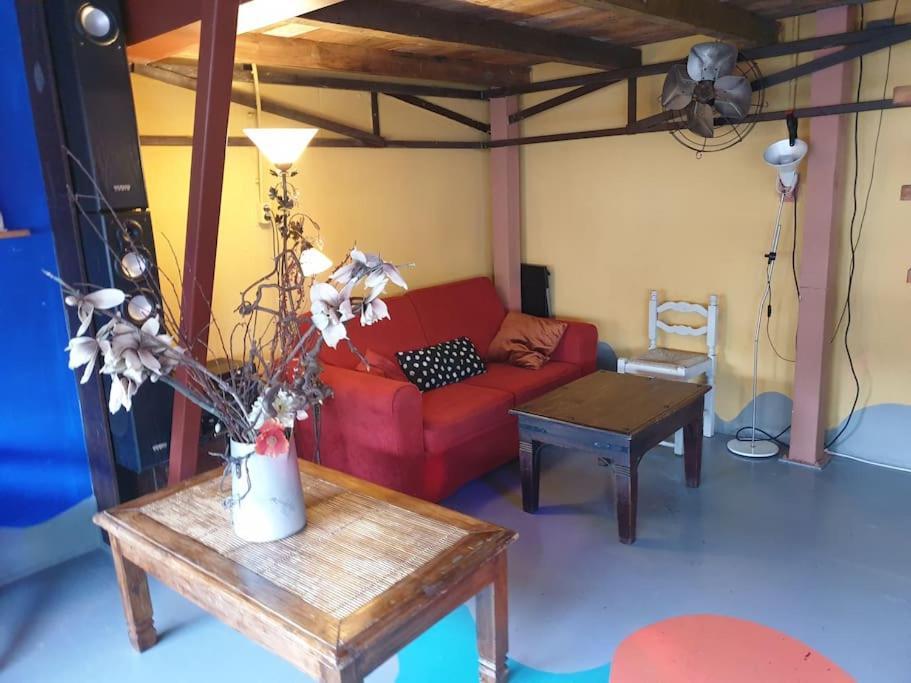 Warehouse In Spacious Industrial Workshop Apartment *