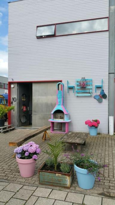 Warehouse In Spacious Industrial Workshop Apartment