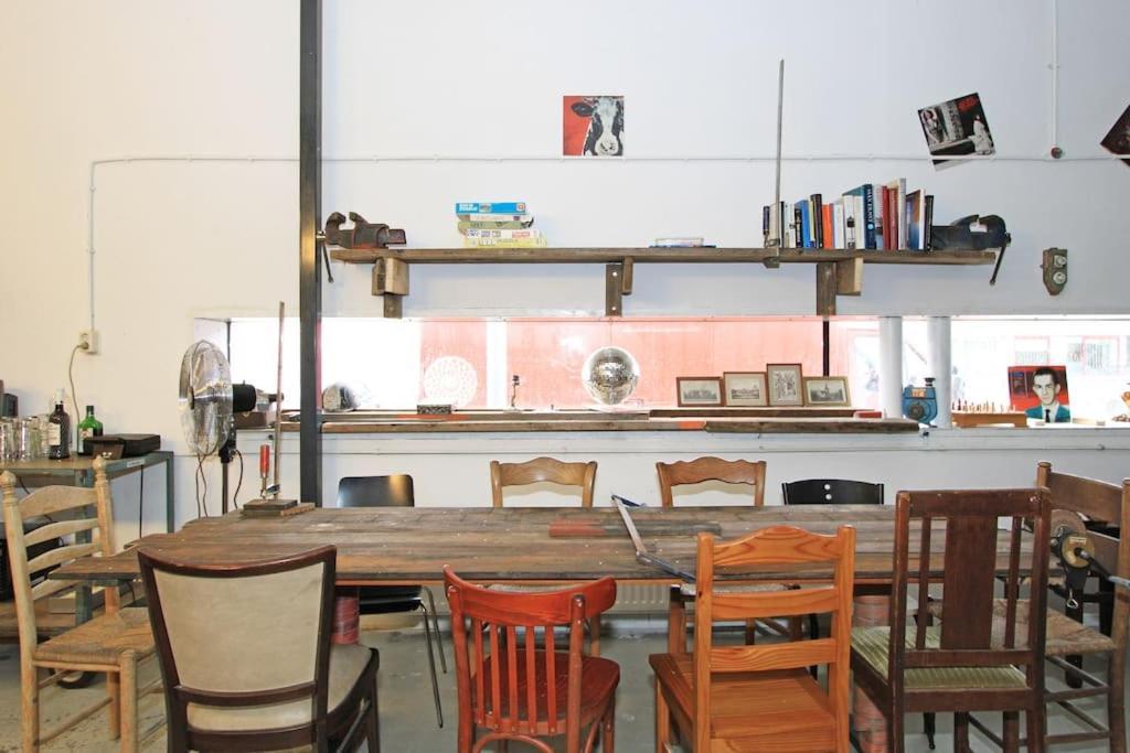 Warehouse In Spacious Industrial Workshop Apartment