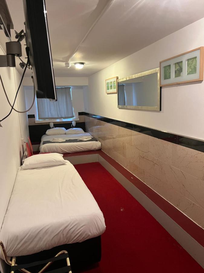 Max Hotel