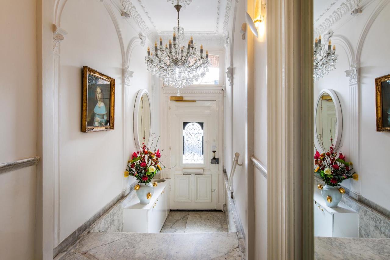 Amstel Corner Hotel 3*
