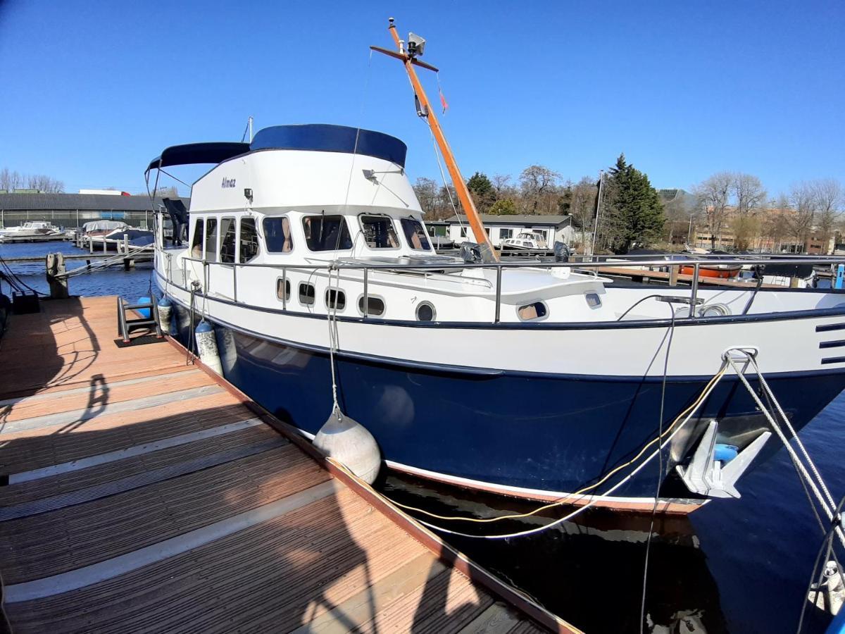 Bateau-hôtel Motor Yacht Almaz *