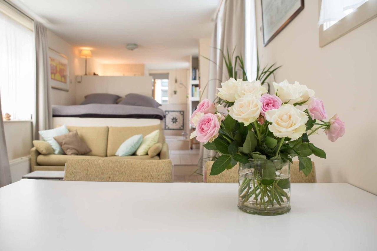 Houseboat Bnb The Floating Nest Botel Amsterdam