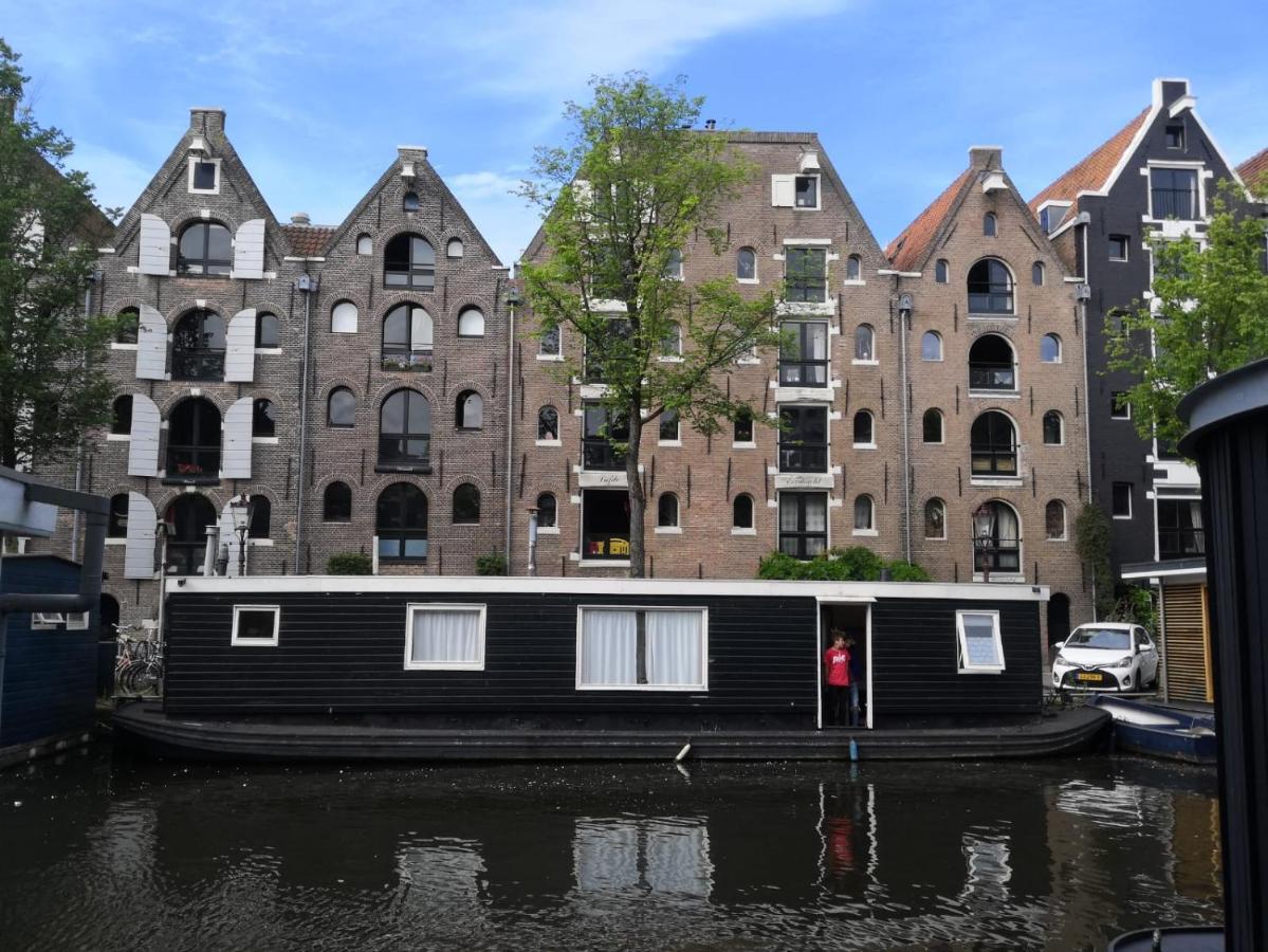 Houseboat Bnb The Floating Nest Botel