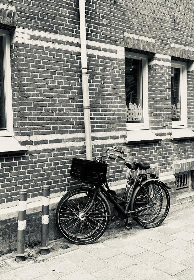 Tolstraat 75 - Senior Care Hotel