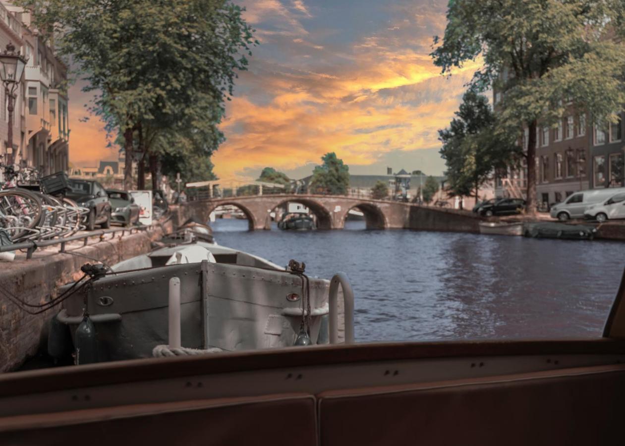 Botel Aqua