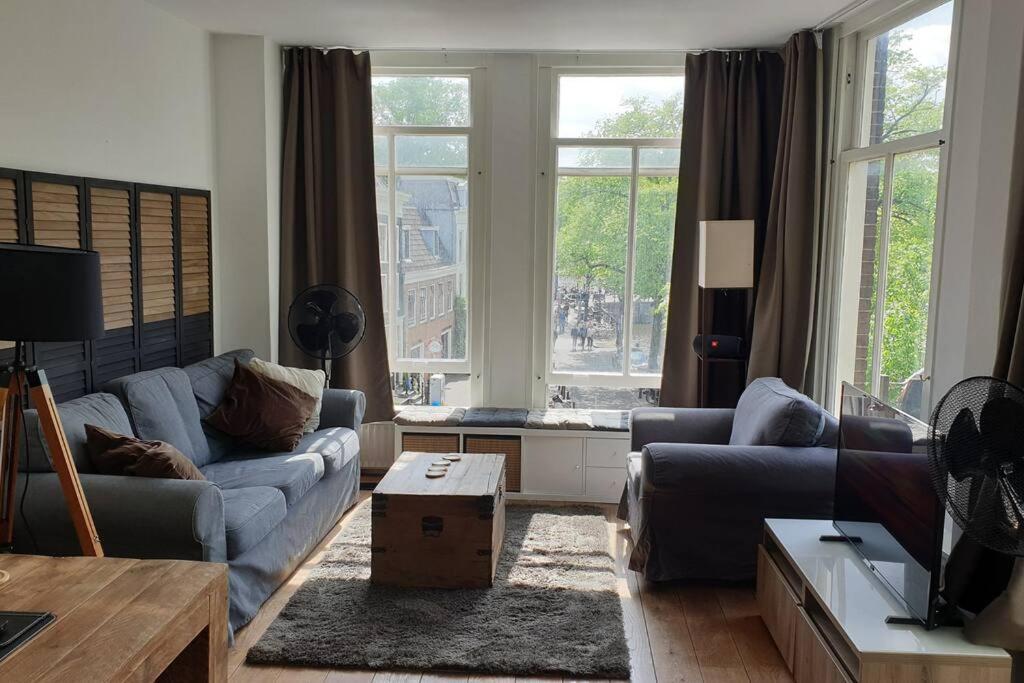 - Bright, Canal-side, Central, Renovated 1br Apartment
