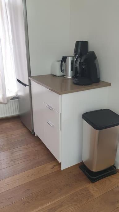 - Bright, Canal-side, Central, Renovated 1br