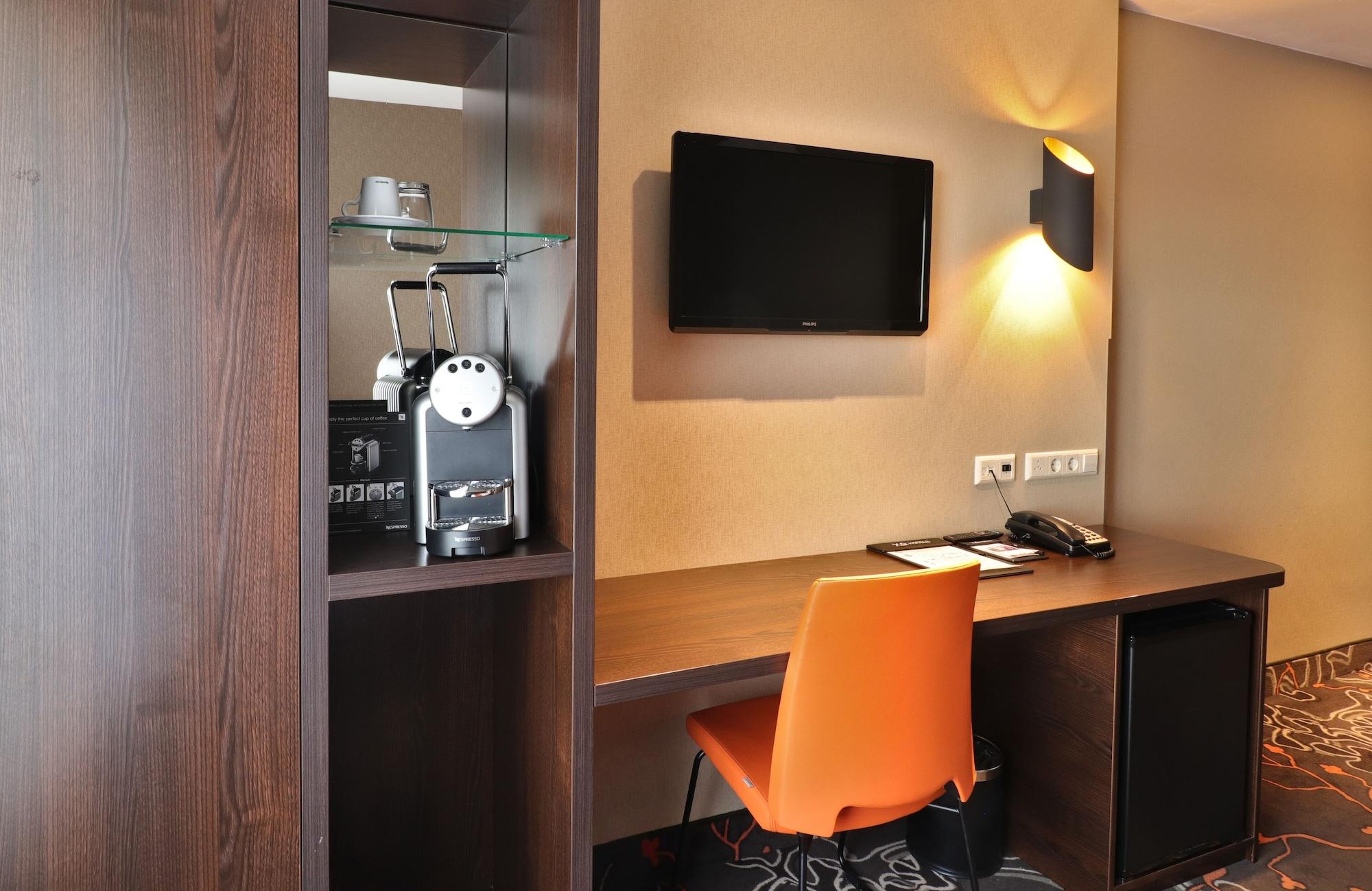 Hotel Xo Park West 4*