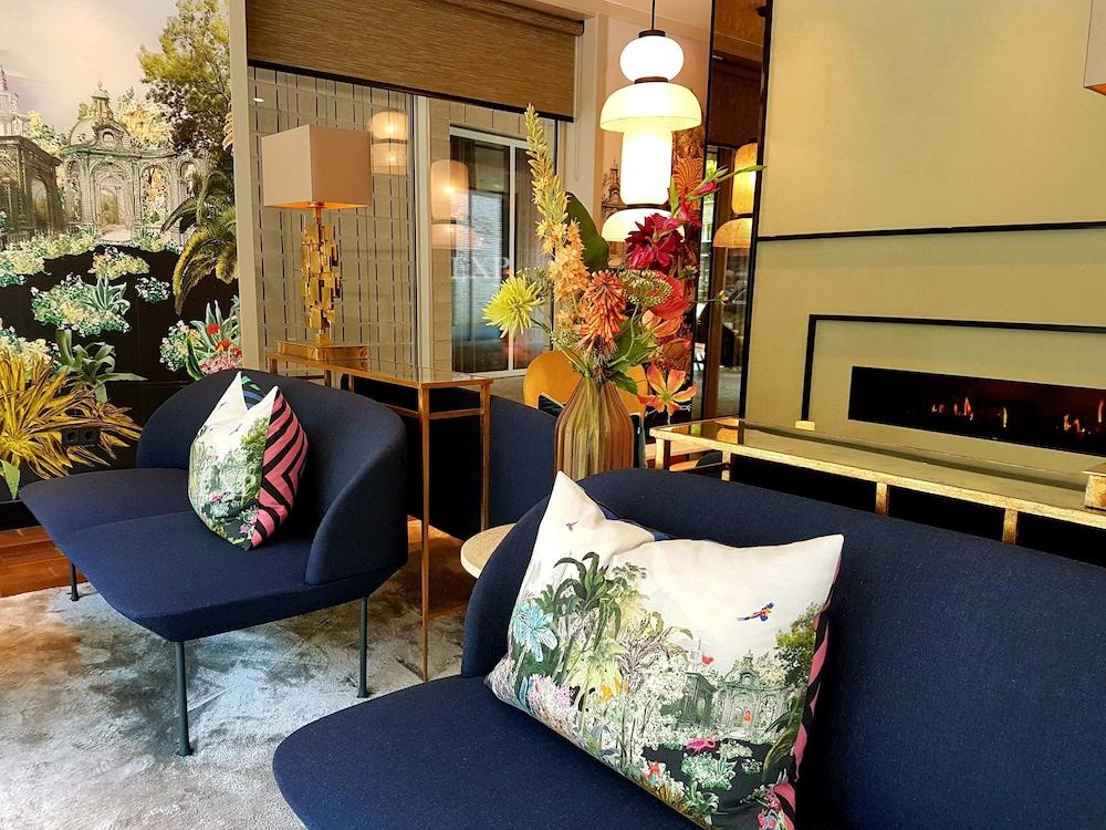 Monet Garden 4*