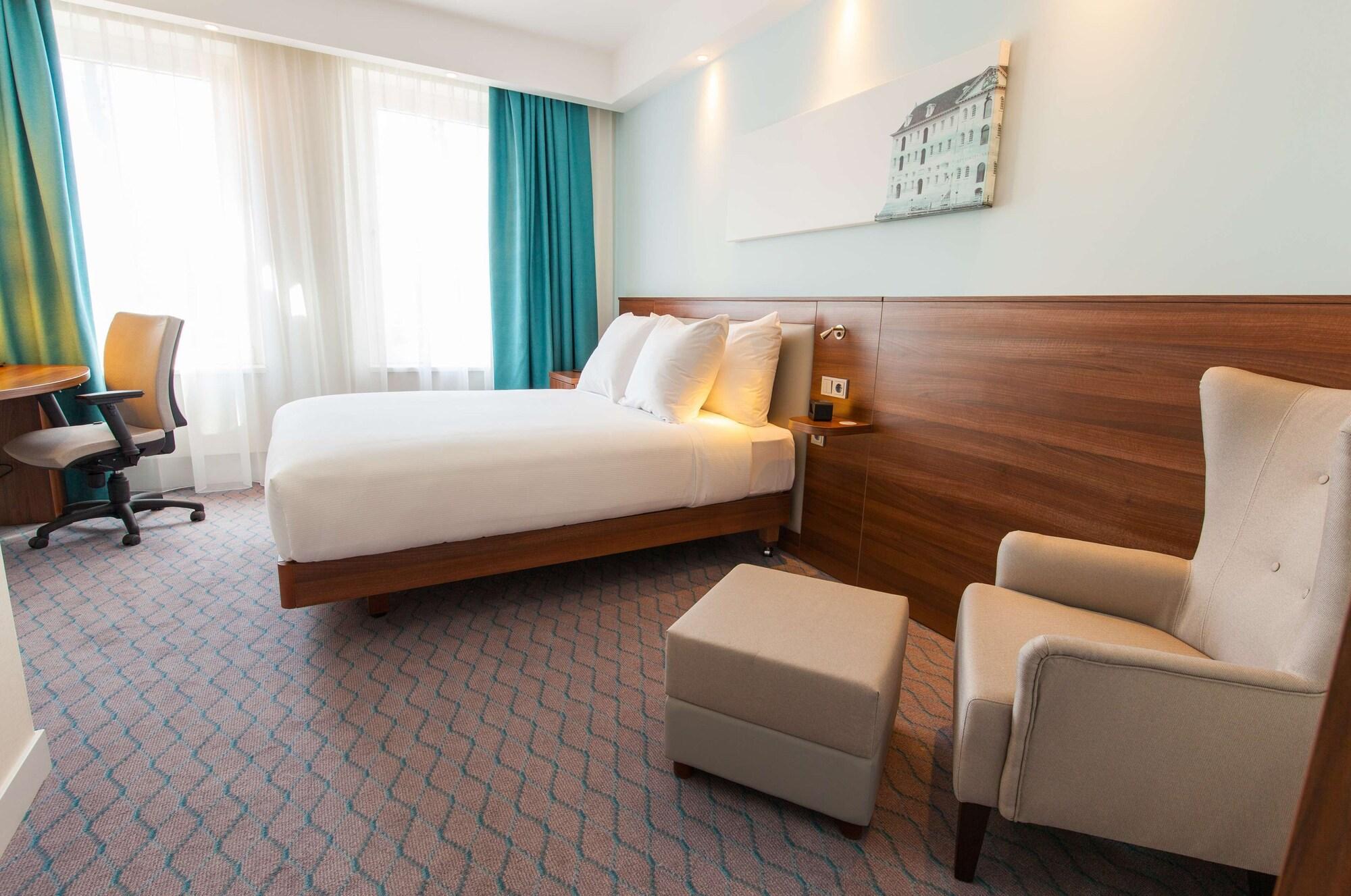 Hampton By Hilton Centre East Hotel